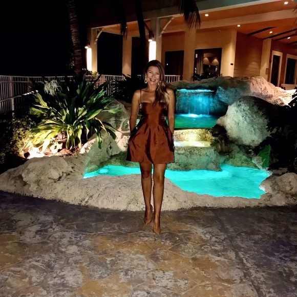 𝘿𝙖𝙣𝙞𝙚𝙡𝙡𝙚 𝘽𝙚𝙧𝙣𝙨𝙩𝙚𝙞𝙣 𝙈𝙞𝙣𝙞 𝘿𝙧𝙚𝙨𝙨 - Picture 8 of 8